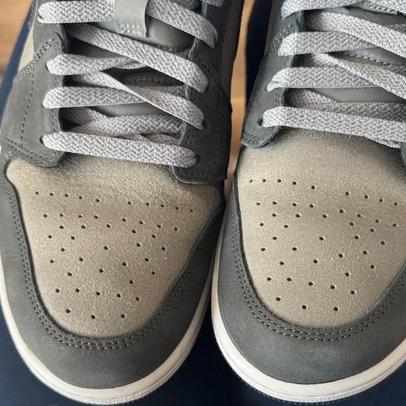 Nike Men's Gray and Black Sneakers with Orange Accents - Picture 3 of 7